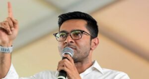 ৫ ঘণ্টা টানা ম্যারাথন জেরা! থানা থেকে বেরিয়ে কার কার বিরুদ্ধে সুর চড়ালেন তৃণমূলের সর্বভারতীয় সাধারণ সম্পাদক?