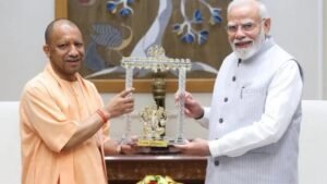 এক ঘণ্টারও বেশি সময় ধরে হাই-ভোল্টেজ বৈঠক! প্রধানমন্ত্রী মোদীর সঙ্গে সাক্ষাৎ শেষে কী বার্তা দিলেন যোগী আদিত্যনাথ?