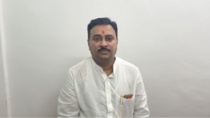 রাজ্যের সিইও-র ছেলের বান্ধবীকে হুমকির চাঞ্চল্যকর অভিযোগ! কাঠগড়ায় মন্ত্রী, পালটা যা করলেন জানলে চমকে যাবেন