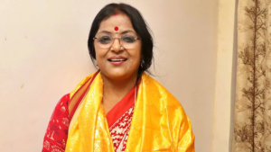 ‘রাজনীতির ময়দান ছেড়ে হঠাৎ রবীন্দ্র সদনের মঞ্চে!’ জোড়া নাটকে ঝড় তুলে তাক লাগালেন টলিপাড়ার বিজেপি বিধায়ক