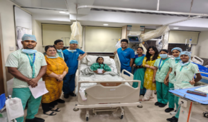 অন্ত্রে বড় ফুটো, রক্তচাপ তলানিতে! কলকাতার হাসপাতালে মৃত্যুর মুখ থেকে অলৌকিকভাবে ফিরে এল ১৯ বছরের তরুণী