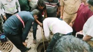 মুম্বইয়ে ফের মর্মান্তিক ম্যানহোল দুর্ঘটনা! নিকাশি নালা পরিষ্কার করতে গিয়ে তলিয়ে গেলেন দুই শ্রমিক, মৃত ১