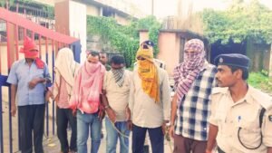 খাঁকি পরে খোদ জওয়ানেরই কারসাজি! পুলিশের চোখ এড়াতে অভিনব কায়দায় জাল নোটের কারবার, এসটিএফের জালে ৬