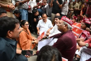 “প্রয়োজনে এনকাউন্টার হোক!” গন্ডায় নিলাজ হত্যাকাণ্ডে অভিযুক্তদের কঠোর শাস্তি চেয়ে বিস্ফোরক মন্ত্রী সঞ্জয় নিশাড