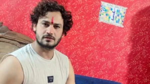 অটোতে বসেই স্ত্রীর কাছে পাঠিয়েছিলেন শেষ ছবি! নিখোঁজ বাউন্সারের গলা কাটা দেহ নালা থেকে উদ্ধার হতেই চাঞ্চল্য