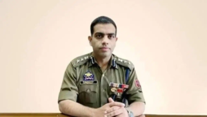 পহেলগাম হামলায় ২৬ জন হত্যার তদন্তে বাজিমাত! কেন্দ্রীয় স্বরাষ্ট্রমন্ত্রীর সেরা সম্মান পেলেন আইপিএস সন্দীপ চৌধুরী!