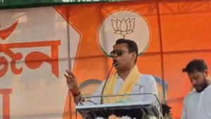 ‘শ্রীরামপুরে ঢুকলে পচা ডিম-আলু দিয়ে স্বাগত জানাবেন!’ কল্যাণ বন্দ্যোপাধ্যায়কে চরম আক্রমণ কৌস্তভ বাগচীর