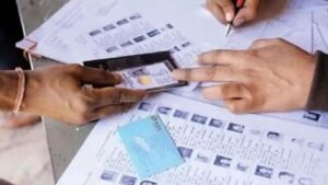 ভোটার লিস্টে নাম তোলার সুবর্ণ সুযোগ! বাদ পড়া নাম জুড়তে ময়দানে নামল নির্বাচন কমিশন