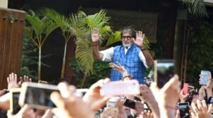 বোমাতঙ্কের মাঝেই ফাঁস বিগ বি-র বাড়ির মেগা সিকিউরিটি! গ্যালাক্সি অ্যাপার্টমেন্টের সঙ্গে জলসার আকাশ-পাতাল তফাত কোথায়?