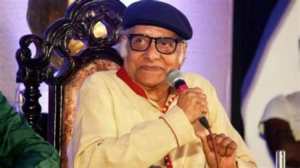 পরাণ বন্দ্যোপাধ্যায়ের ম্যাজিকে জমজমাট গিরিশ মঞ্চ! বিশেষ নাট্যসন্ধ্যায় নজির গড়লেন জীবন্ত কিংবদন্তি।