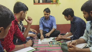 পেশায় WBCS অফিসার, নেশায় ত্রাতা! গ্রামের ছেলেমেয়েদের বিনা পয়সায় পড়িয়ে ইতিহাস গড়ছেন বাঁকুড়ার এই কৃতি সন্তান।